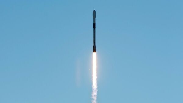 Ракета „Фалкон 9“ америчке компаније „Спејс Икс“ - Sputnik Србија