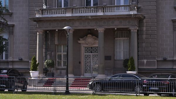 Вучић разговарао са радницима ГСП-а који протестују, преузео петицију и најавио одговор