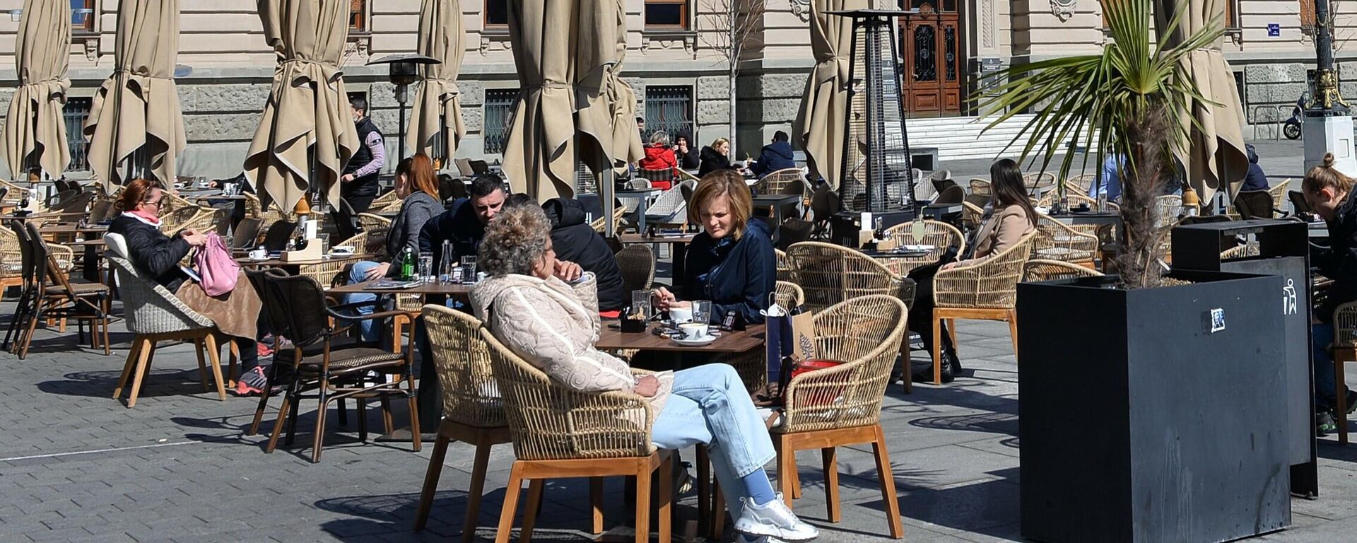 Prolećno sunce izmamilo Beograđane - Sputnik Srbija, 1920, 21.03.2022