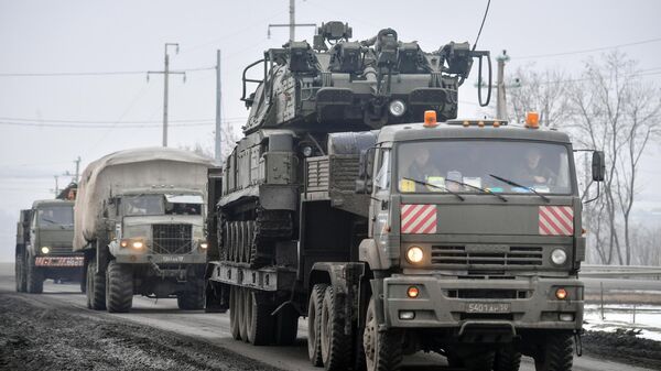 Kolona Ruske vojne tehnike na rusko-ukrajinskoj granici - Sputnik Srbija