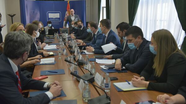 Министар финансија Синиша Мали на састанку са мисијом ММФ-а - Sputnik Србија