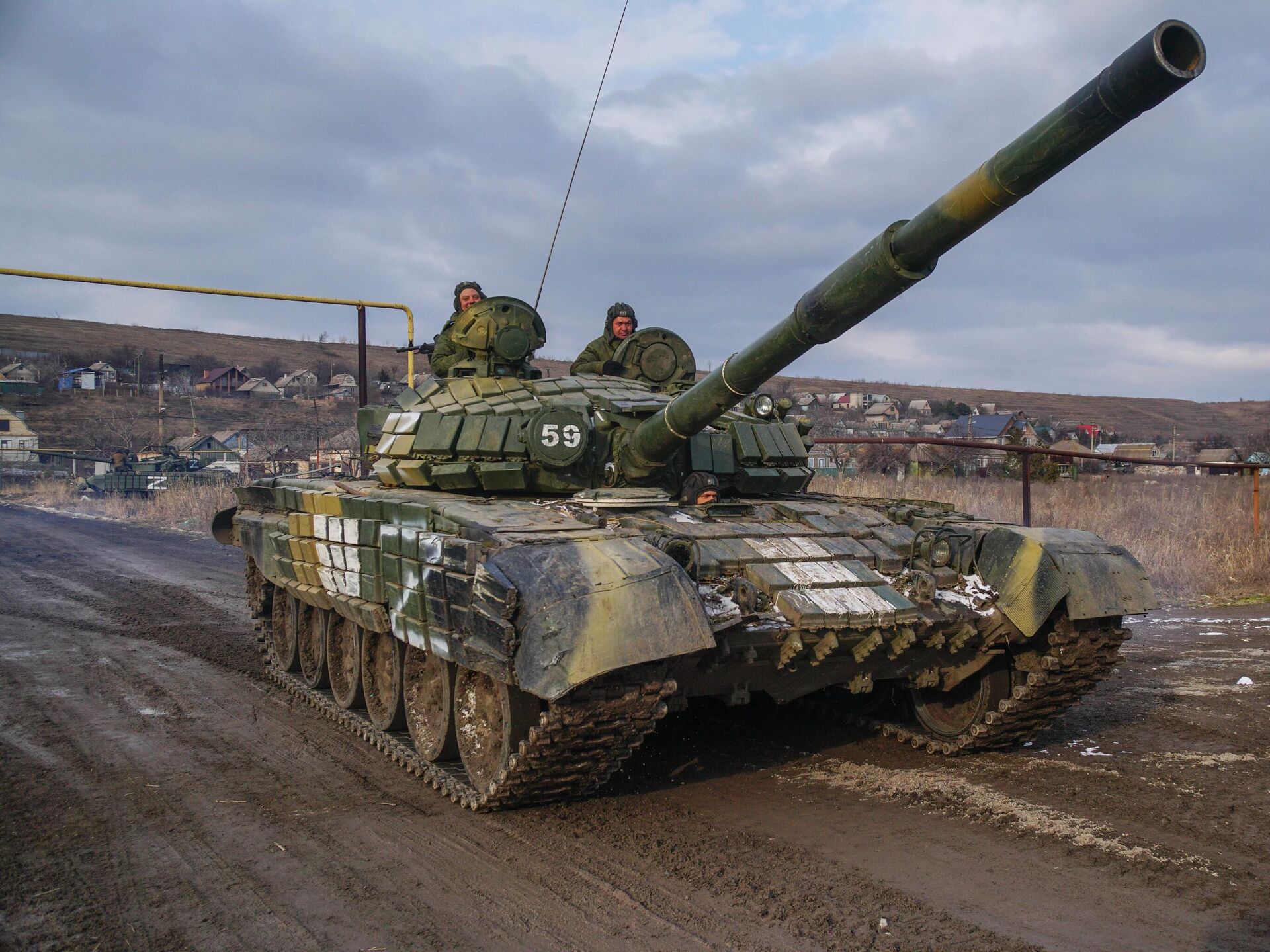 Т военная операция. Т-80бвм на Украине. Т-72 ВСУ. Т-72б3 в Мариуполе. Танк т72 в бою в Мариуполе.