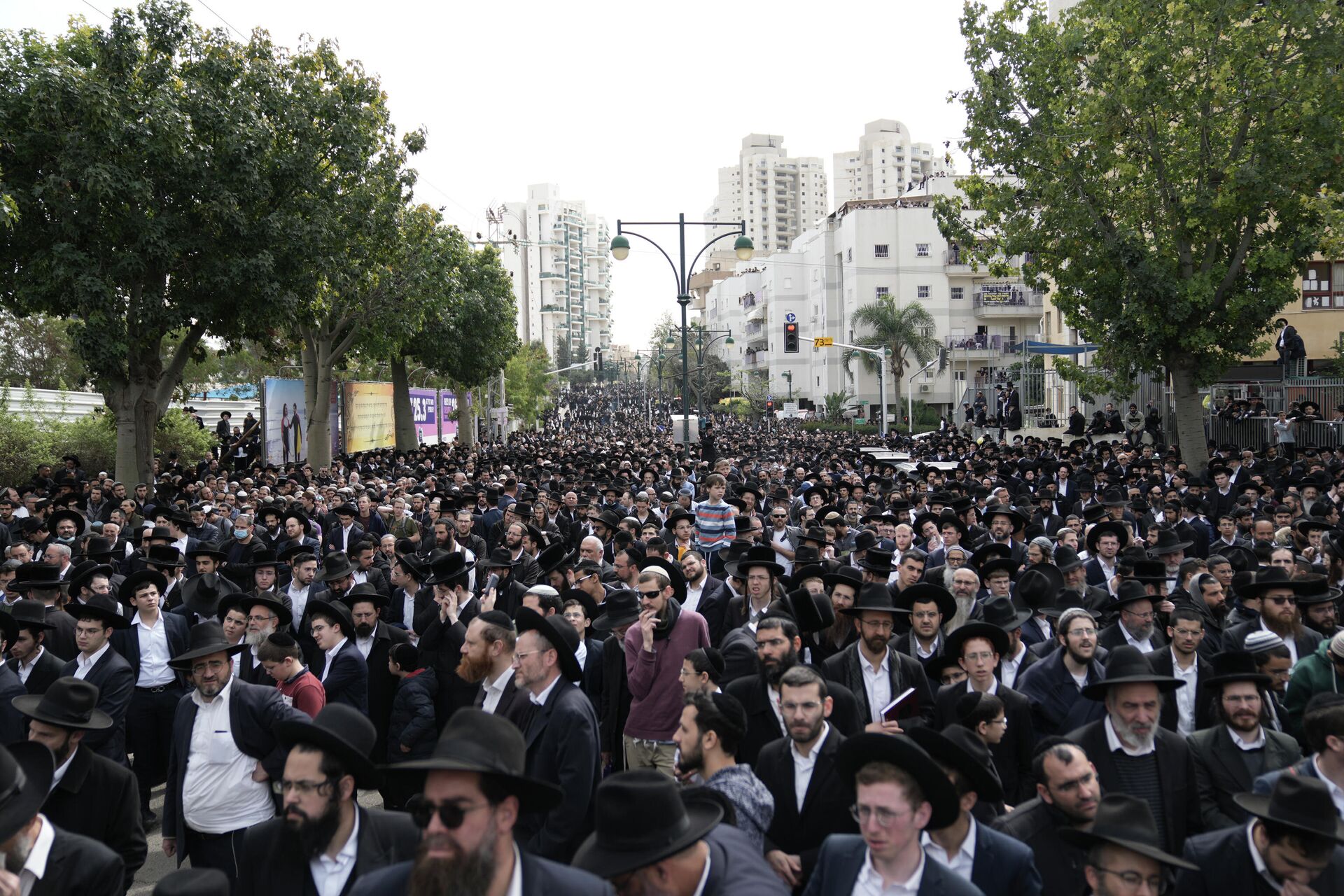 Sahrana rabina Čaima Kanijevskog u Tel Avivu, jedno od najvećih okupljanja u istoriji Izraela - Sputnik Srbija, 1920, 20.03.2022