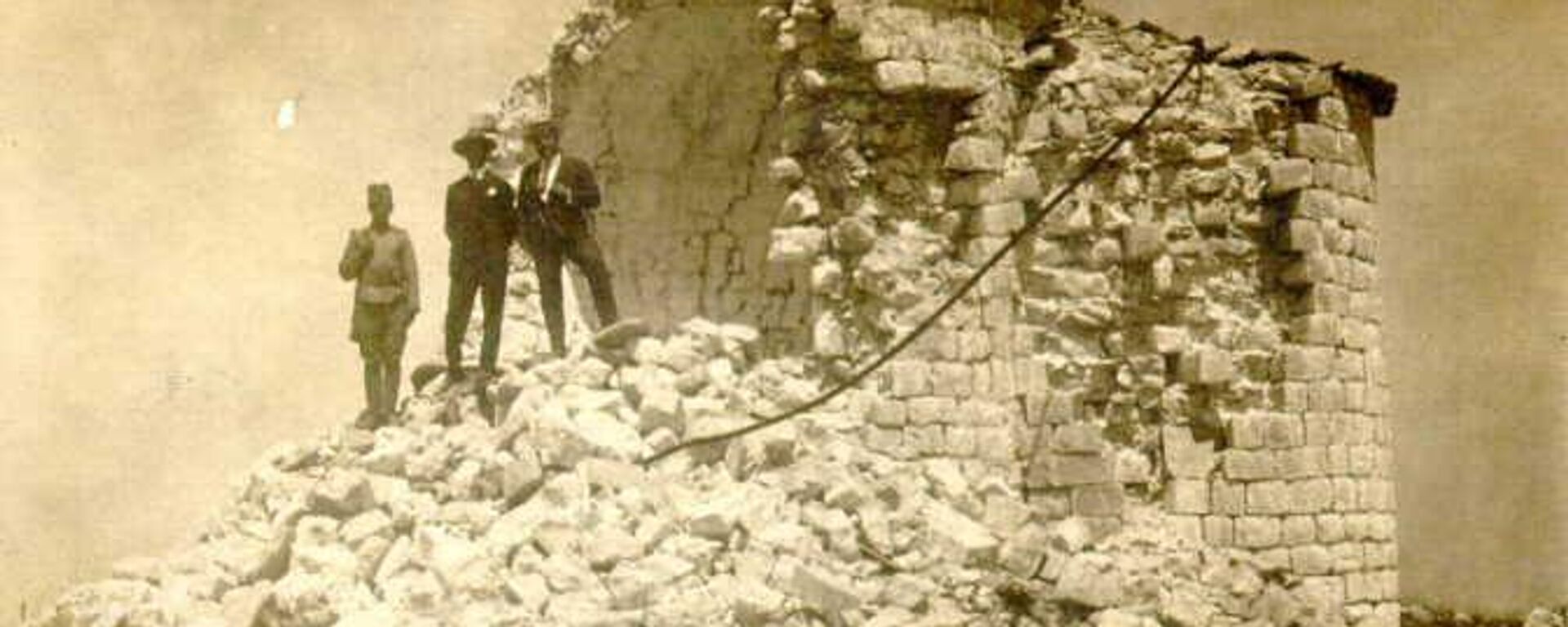 Рушевине Његошеве капеле на Ловћену 1924. године - Sputnik Србија, 1920, 27.03.2022