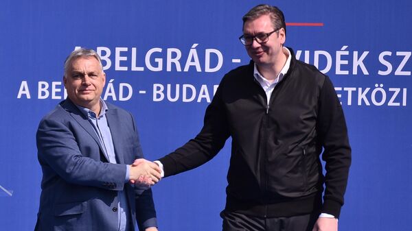 Vučić čestitao Orbanu na organizaciji mirovnog sastanka između Putina i Trampa