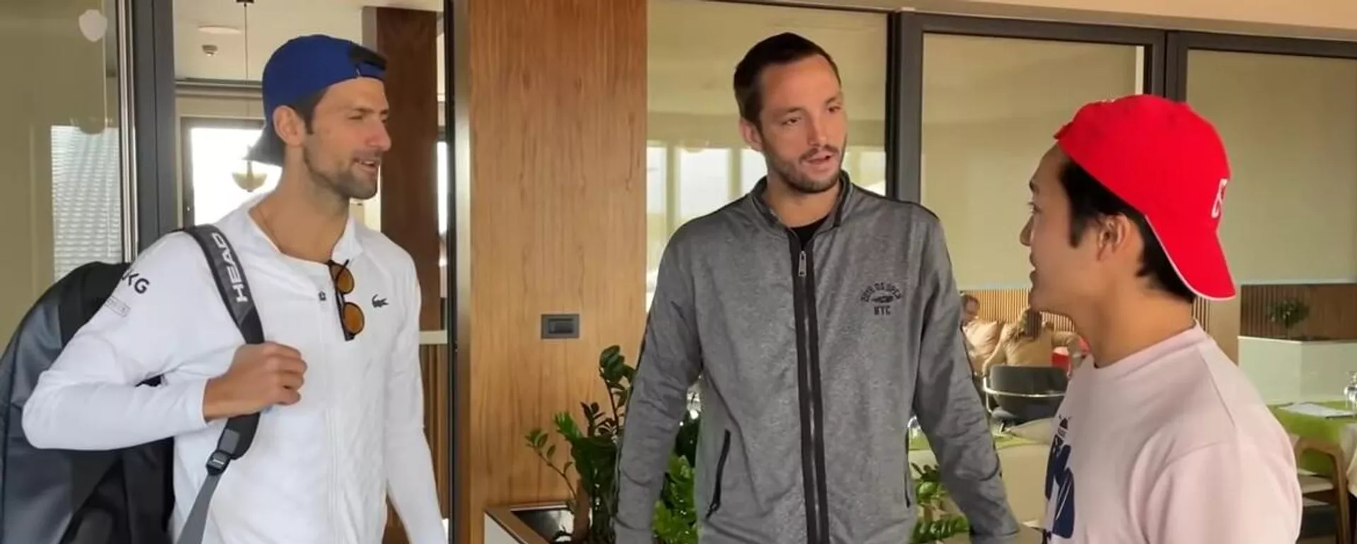 Novak Đoković, Viktor Troicki i mladi Japanac - Sputnik Srbija, 1920, 03.04.2022
