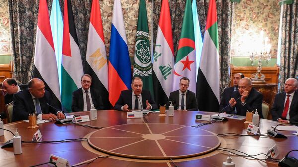 Ministar spoljnih poslova Rusije Sergej Lavrov sa delegatima kontakt grupe Arapske lige o Ukrajini na sastanku u Moskvi - Sputnik Srbija