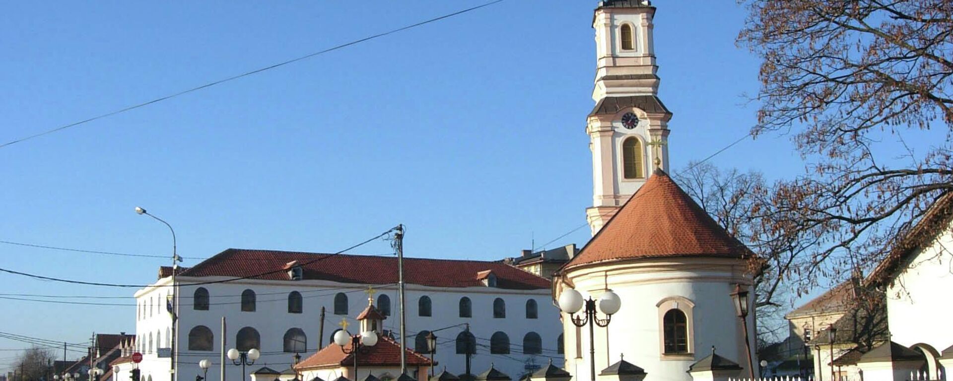 Црква у центру Батајнице - Sputnik Србија, 1920, 13.04.2022