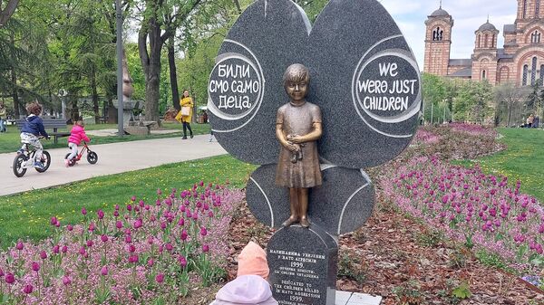 Споменик Милици Ракић, девојчици коју су убиле НАТО бомбе 1999. године - Sputnik Србија
