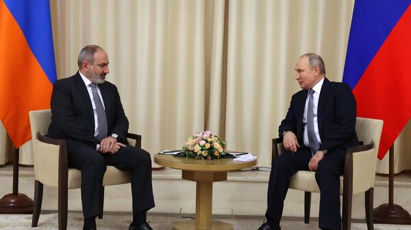 Руски председник Владимир Путин и јерменски премијер Никол Пашињан - Sputnik Србија