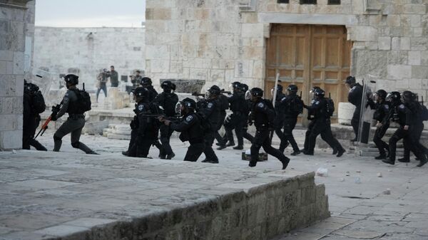 Сукоби израелске полиције и Палестинаца код џамије Ал Акса у Јерусалиму - Sputnik Србија