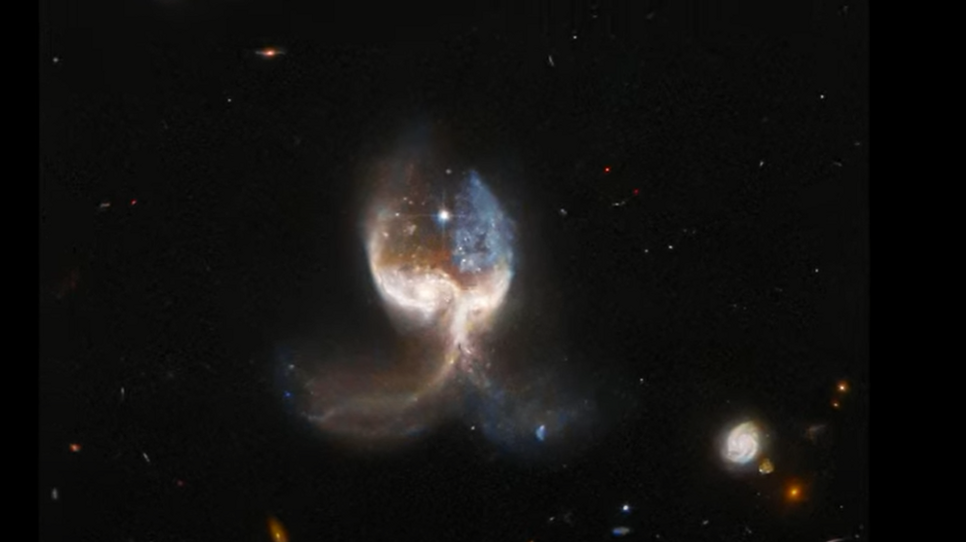 Par galaksija zvanične oznake VV689 formirale su anđeoska krila  - Sputnik Srbija, 1920, 25.04.2022