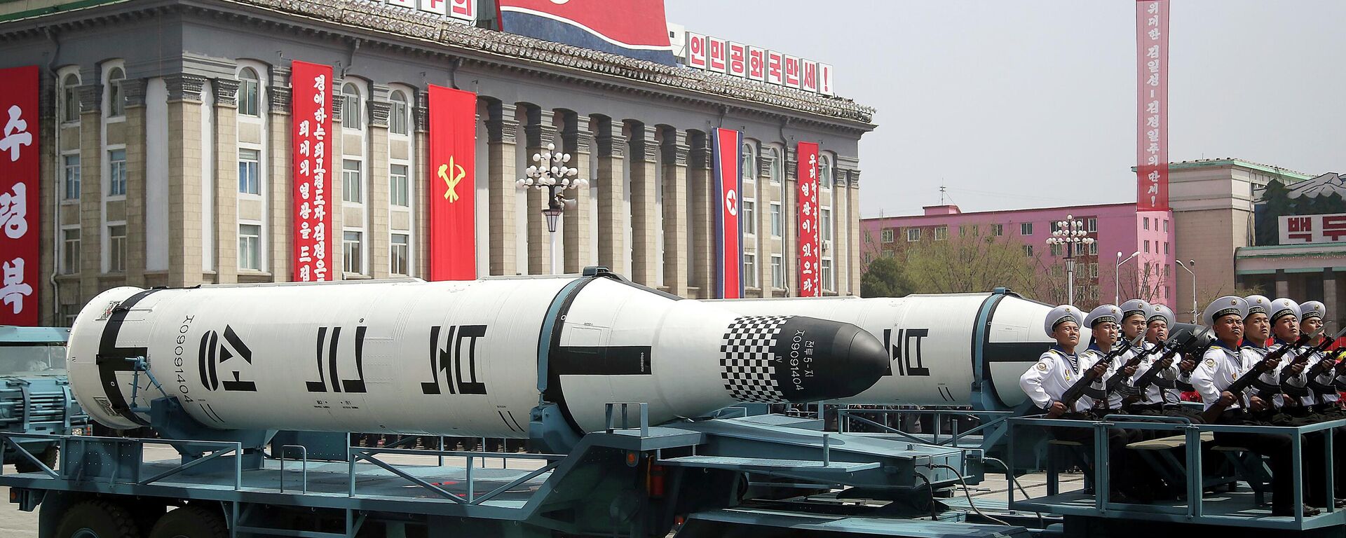 Севернокорејска интерконтинентална балистичка ракета Хвасонг-17 - Sputnik Србија, 1920, 26.04.2022