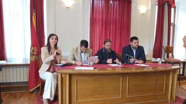 Конференција за медије у Никшићу на којој је најаљена манифестација „Дани Светог Василија”  - Sputnik Србија