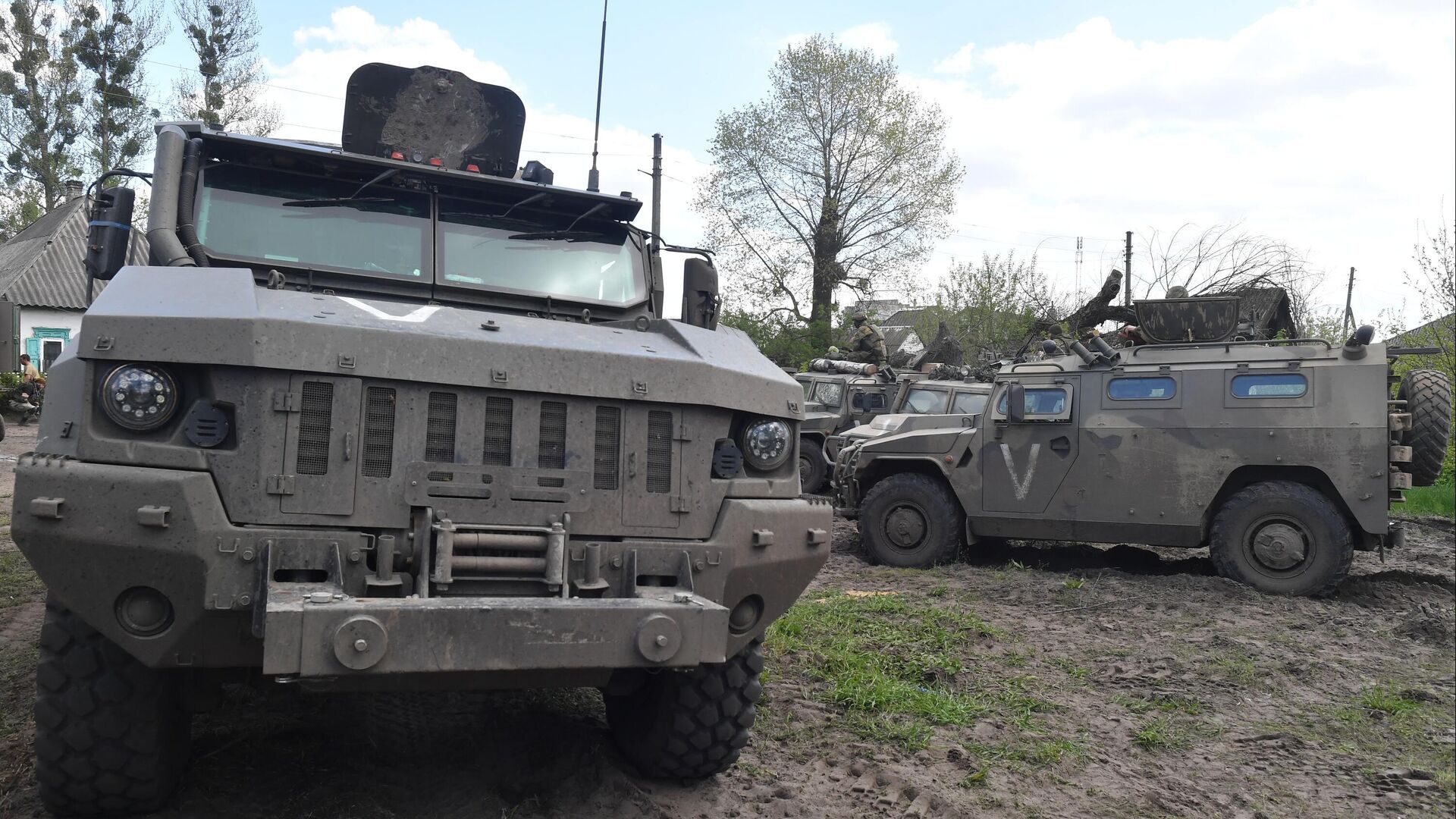 Руска оклопна возила Тигар у Харковској области - Sputnik Србија, 1920, 05.05.2022