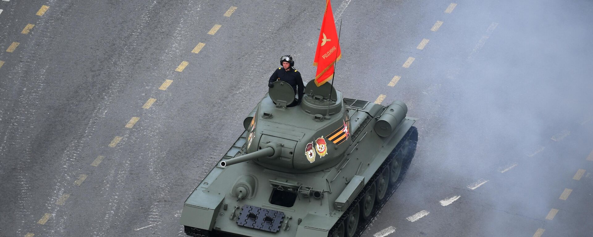 Proslava Dana pobede u Moskvi – tenk T-34-85 - Sputnik Srbija, 1920, 09.05.2022