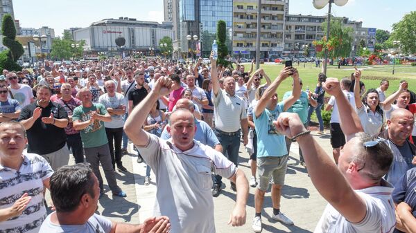 Протест радника Фијата у Крагујевцу - Sputnik Србија