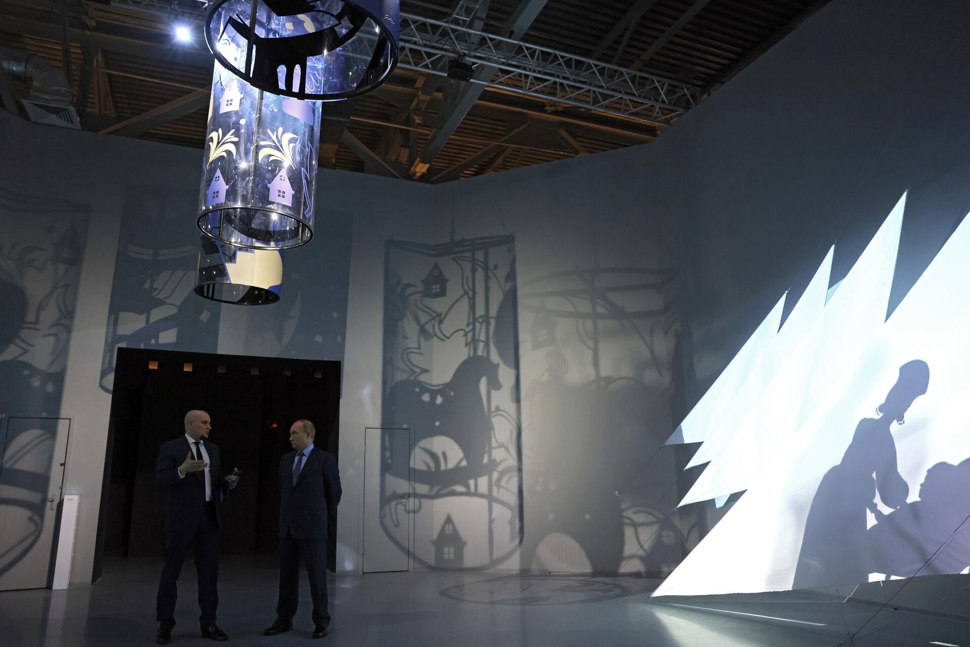 Председник Русије Владимир Путин посетио је мултимедијалну изложбу Петар Први. Рођење империје - Sputnik Србија, 1920, 09.06.2022