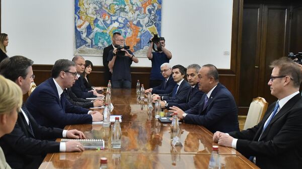 Sastanak predsednika Srbije Aleksandra Vučića i turskog ministra spoljnih poslova Mevluta Čavušoglua - Sputnik Srbija
