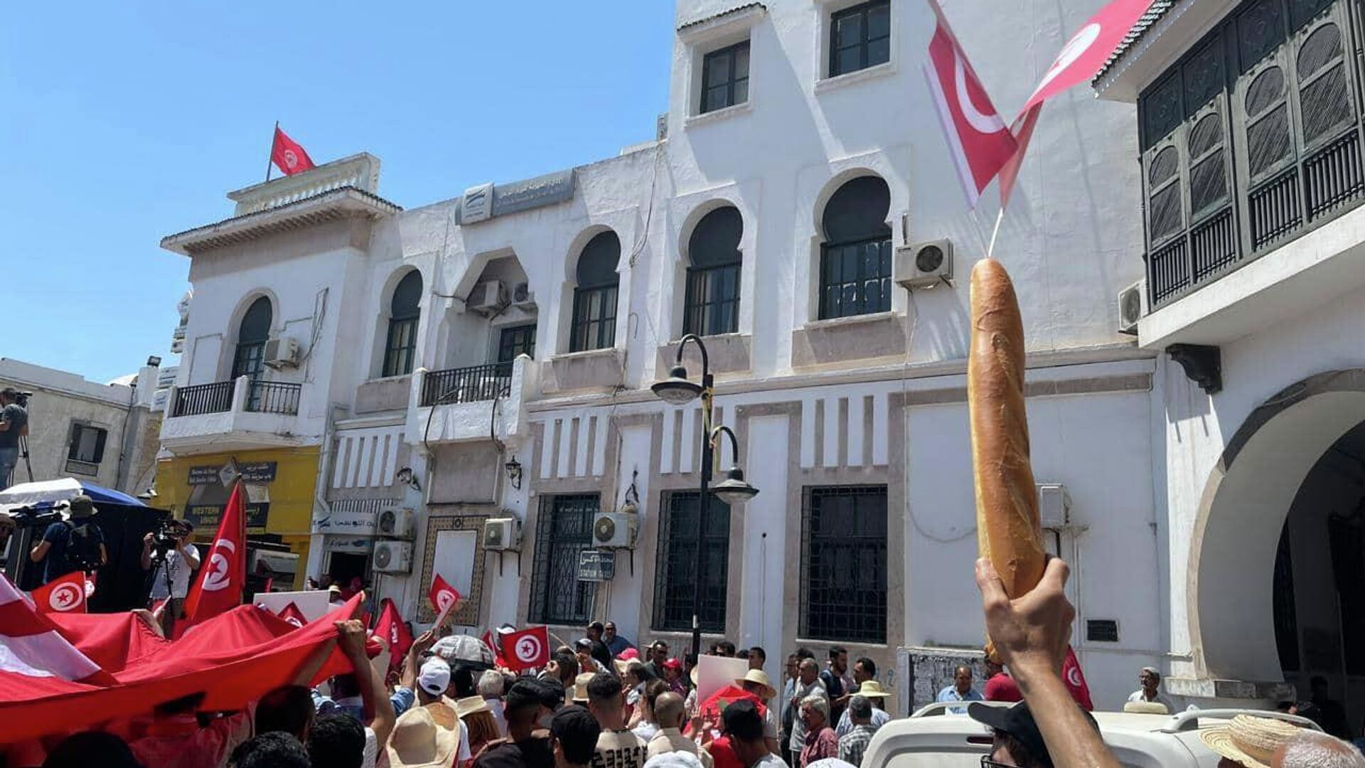 Demonstracije u Tunisu protiv referenduma o promeni ustava - Sputnik Srbija, 1920, 18.06.2022