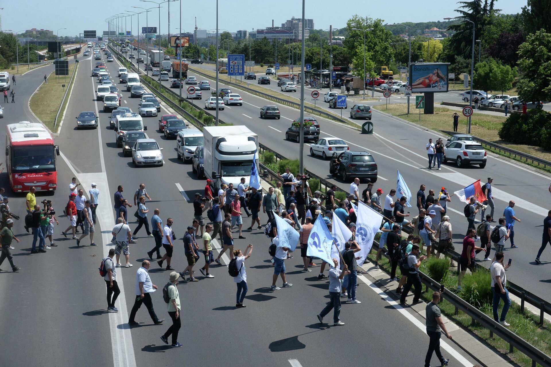  Radnici „Fijata“ stigli na protest u Beograd - Sputnik Srbija, 1920, 22.06.2022