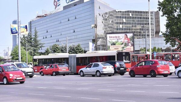 Javni prevoz v Beogradu deluje normalno, brez zastojev