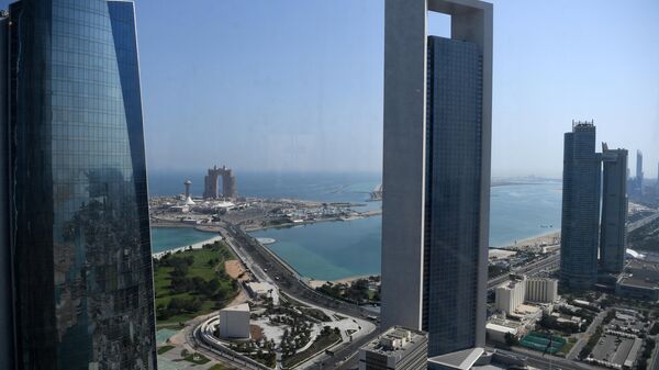 Поглед на небодере у Абу Дабију - Sputnik Србија