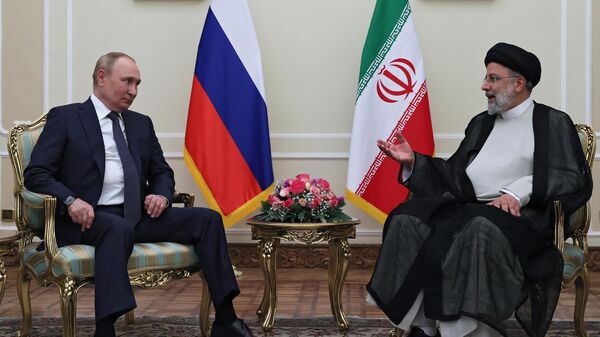 Владимир Путин и Ибрахим Раиси у Техерану - Sputnik Србија