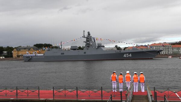Fregata Crnomorske flote Admiral flote Sovjetskog Saveza Gorškov pred početak parade u Sankt Peterburgu - Sputnik Srbija