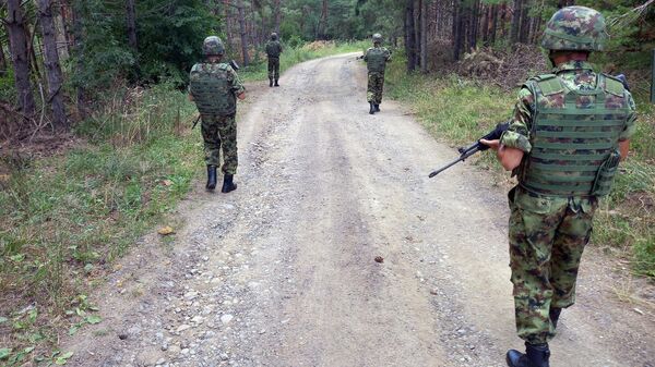 Припадници Војске Србије у Копненој зони безбедности - Sputnik Србија