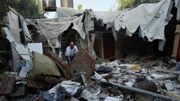 Palestinska kuća u izbegličkom kampu u pojasu Gaze u ruševinama, nakon izraelskog napada - Sputnik Srbija