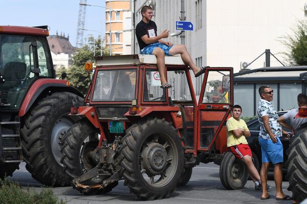 Protest poljoprivrednika u Novom Sadu - Sputnik Srbija