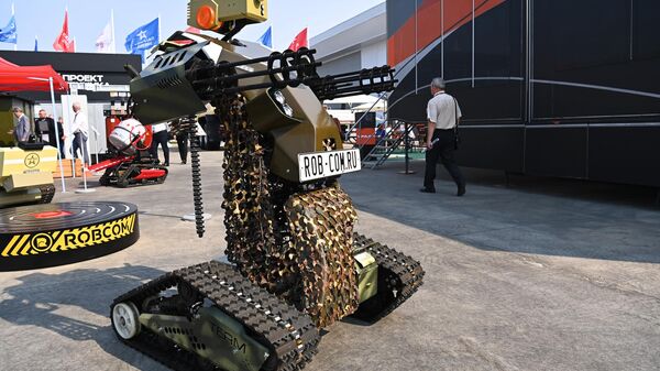 Model robota na Međunarodnom forumu „Armija 2022“ - Sputnik Srbija