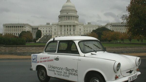 Trabant ispred zgrade Kongresa na Kapitolu u Vašingtonu - Sputnik Srbija