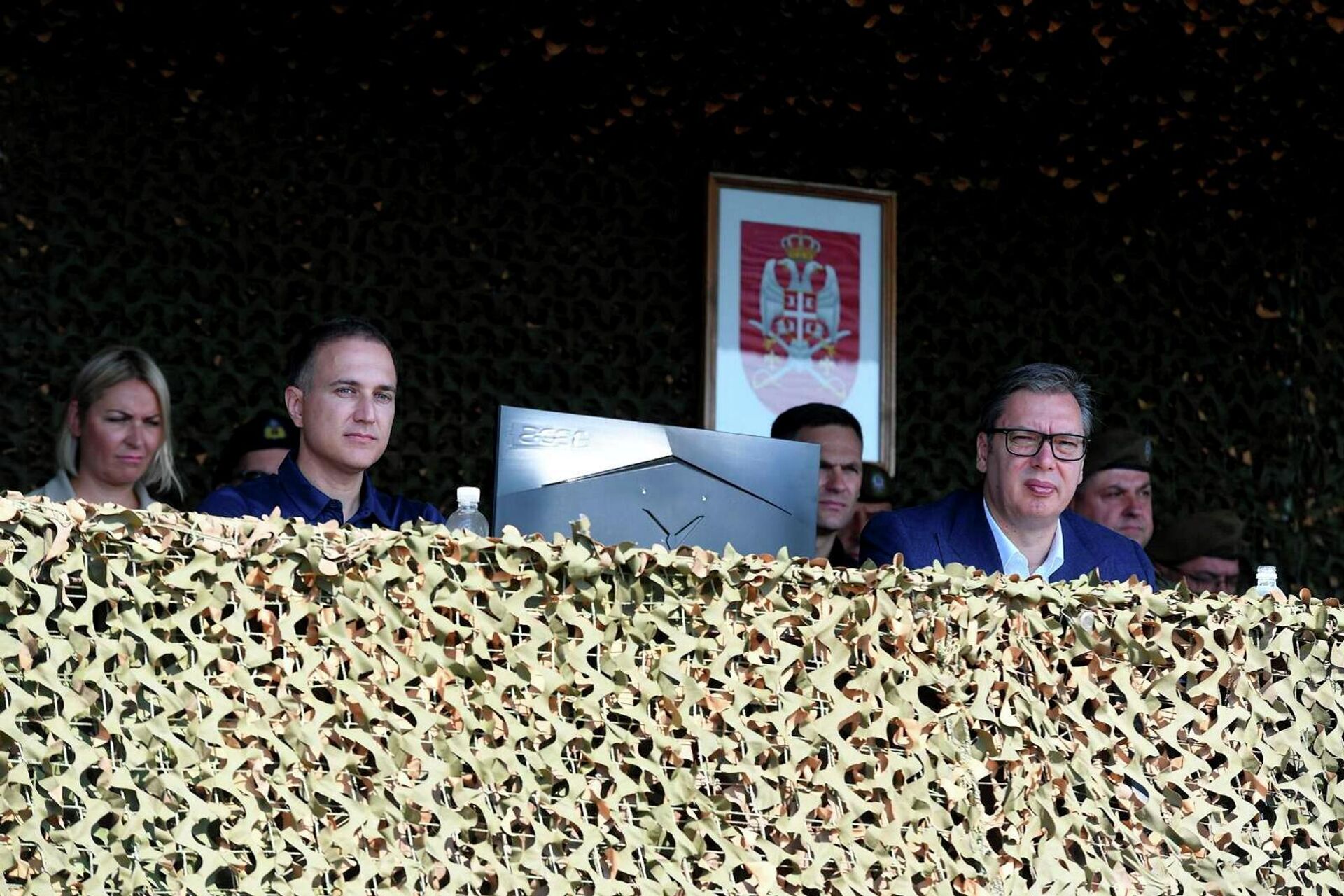 Predsednik Srbije Aleksandar Vučić i ministar odbrane Nebojša Stefanović - Sputnik Srbija, 1920, 28.08.2022