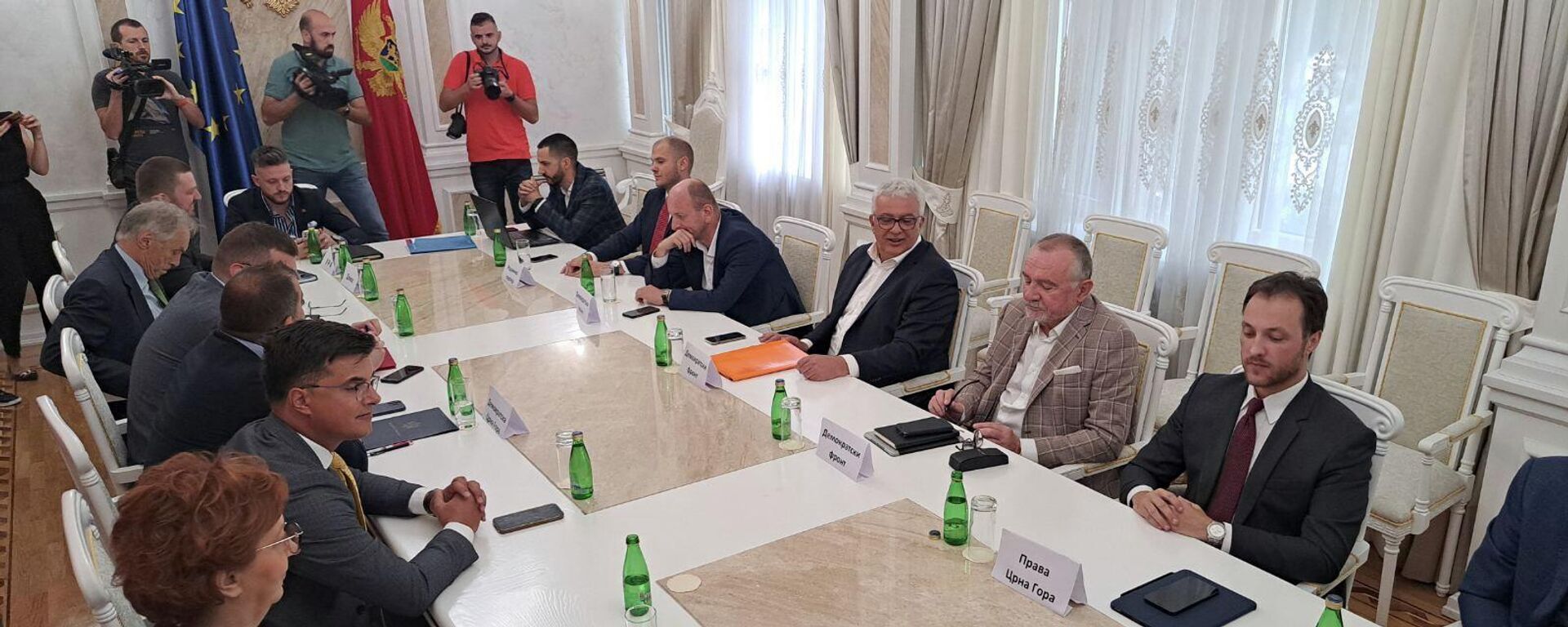 Sastanak predstavnika partija pobjedničke većine sa parlamentarnih izbora 30. avgusta 2022 godine - Sputnik Srbija, 1920, 06.09.2022