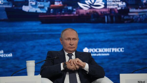 Владимир Путин, Источни економски форум 2022 - Sputnik Србија