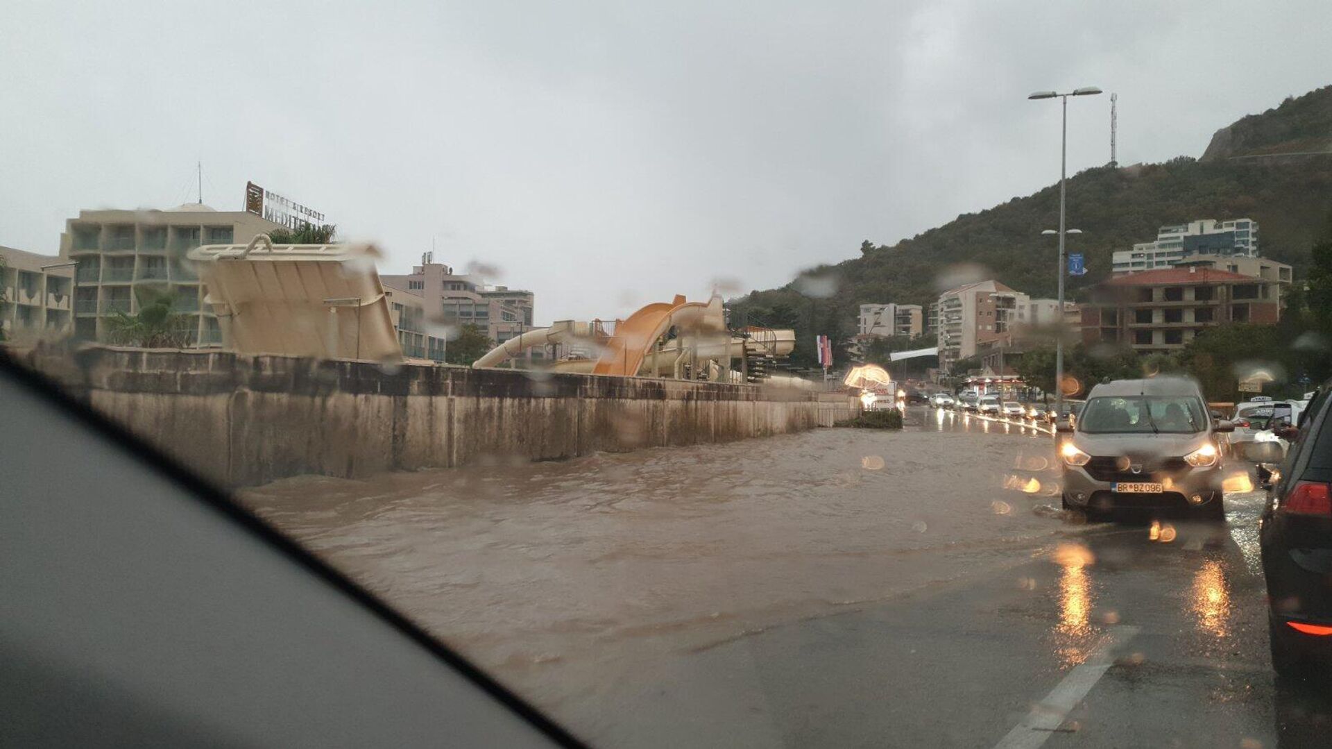 Поплава у Бечићима после невремена - Sputnik Србија, 1920, 09.09.2022