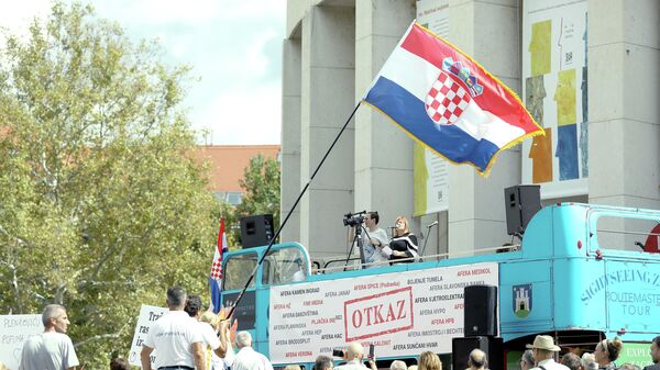Protest ispred sedišta HDZ u Zagrebu protiv hrvatske vlade - Sputnik Srbija