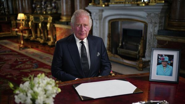Britanski kralj Čarls Drugi obraća se naciji i Komonveltu iz Bakingemske palate - Sputnik Srbija