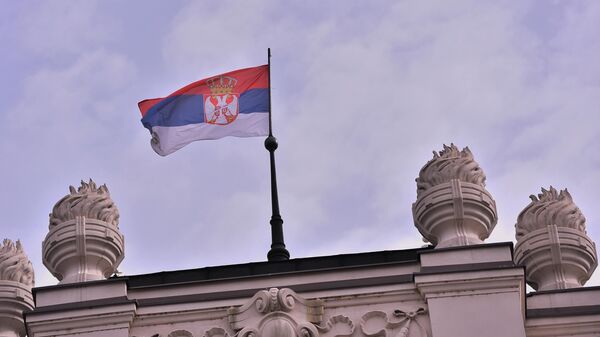 Српска се тробојка вијори на згради Народног позоришта - Sputnik Србија