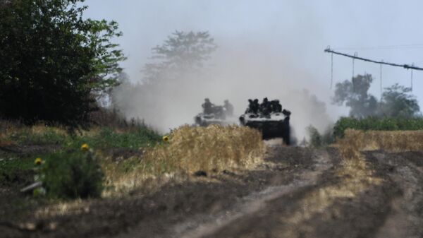 Руски војници противтенковске батерије у борбеним возилима Корнет у зони специјалне војне операције у Украјини - Sputnik Србија