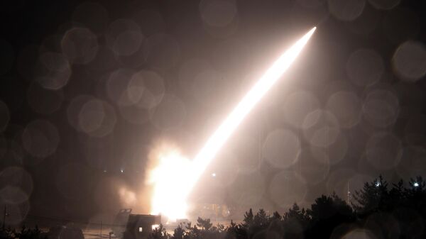 Испаљивање ракете АТАЦМС током вежбе јужнокорејске и војске САД - Sputnik Србија