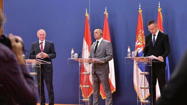 Ministarski sastanak Srbije, Austrije i Mađarsle o migracijama - Sputnik Srbija