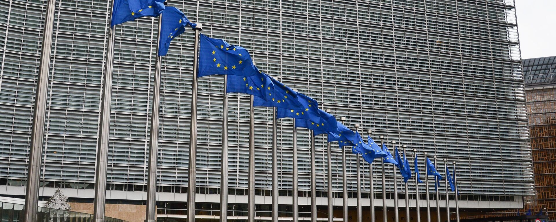 Zastave Evropske unije ispred sedišta Evropske komisije u Briselu - Sputnik Srbija, 1920, 25.03.2023