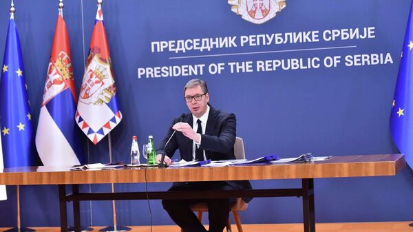 Predsednik Srbije Aleksandar Vučić se obraća javnosti. - Sputnik Srbija
