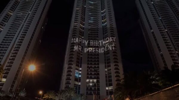 Честитка Владимиру Путину на Трамп кули у Мајамију - Sputnik Србија