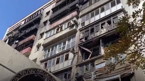 Зграде оштећене у сукобима у Маријупољу - Sputnik Србија