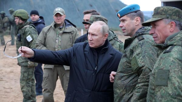Predsednik Rusije Vladimir Putin tokom posete poligonu Zapadnog vojnog okruga u Rjazanskoj oblasti - Sputnik Srbija