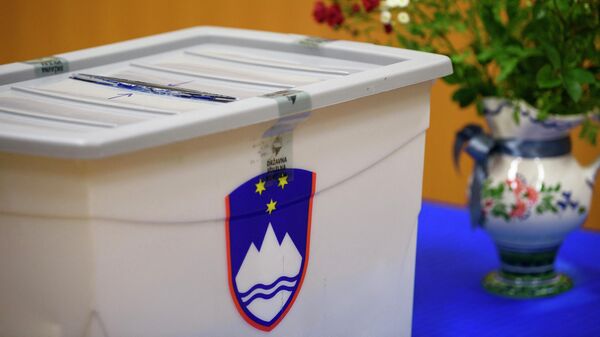 Glasačka kutija u Sloveniji - Sputnik Srbija